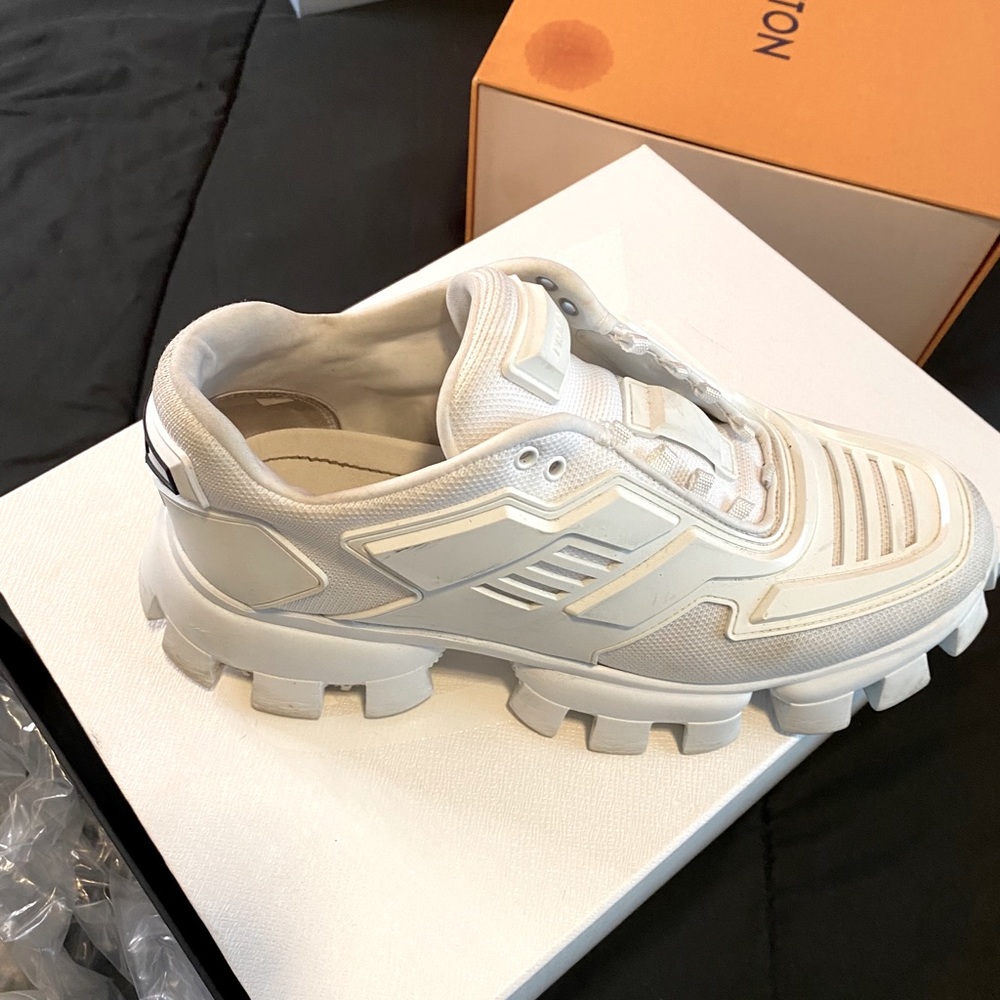 Prada cloudbust